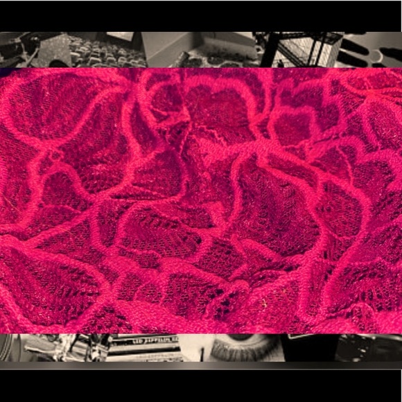 VELVET LACE BRALETTE🥀 - Picture 3 of 3